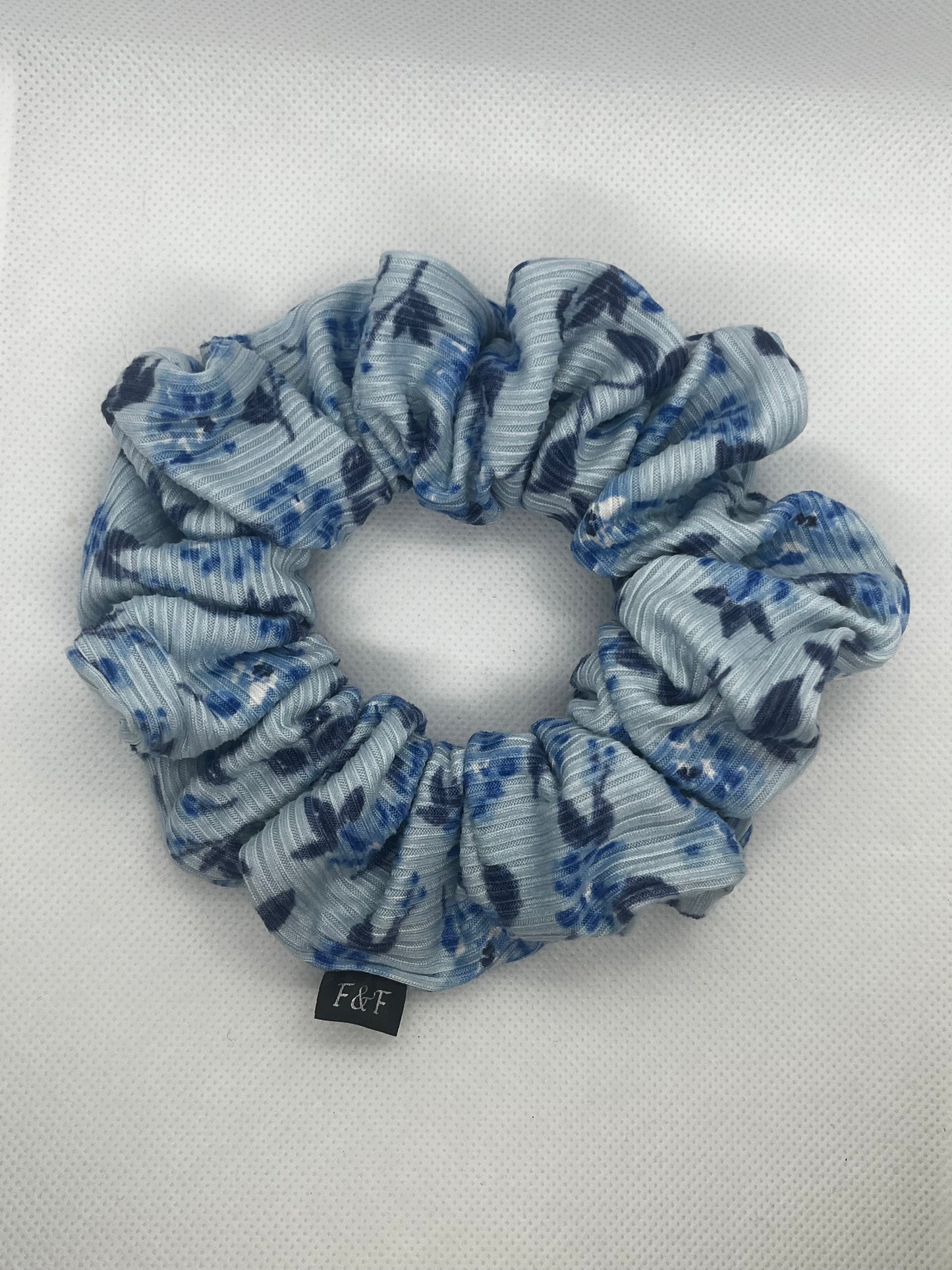 Lexi, normal size scrunchie